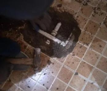 南安卫生间漏水维修公司为您分享下卫生间渗水如何处理及注意事项